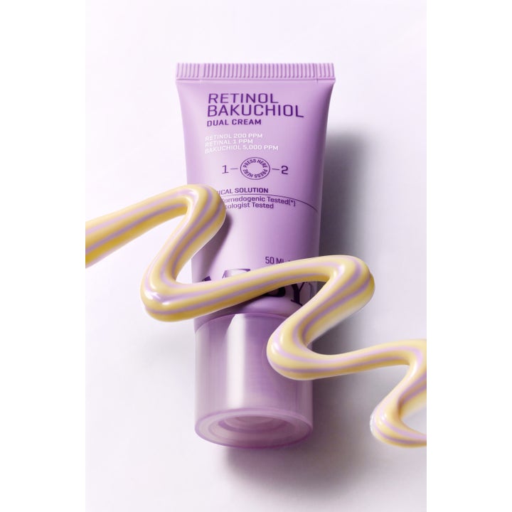 Some By Mi Retinol Bakuchiol Dual Cream 50 ml nattkräm i lila tub visar en tvåfärgad gul och lila krämig textur.