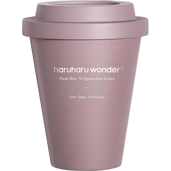 Haruharu Wonder Black Rice 10 Hyaluronic Cream 50 ml ansiktskräm i lila kaffekoppsliknande förpackning.