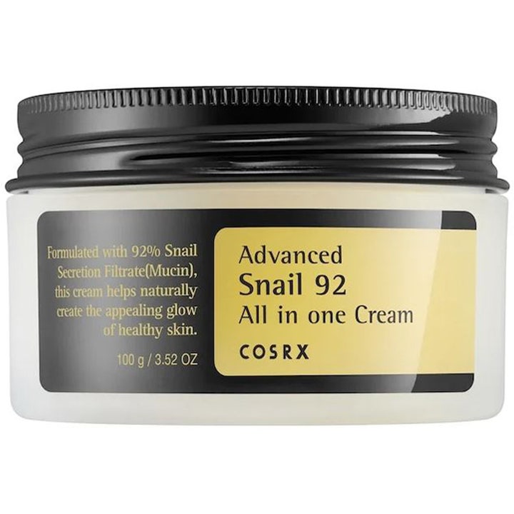 COSRX Advanced Snail 92 All in one Cream 100g ger lyster i vit burk med svart lock och gul etikett
