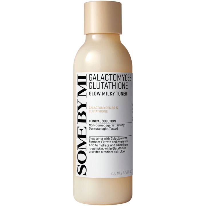 SOME BY MI Galactomyces Glutathione Glow Milky Toner 200 ml lystergivande toner i en beige flaska med matchande kork