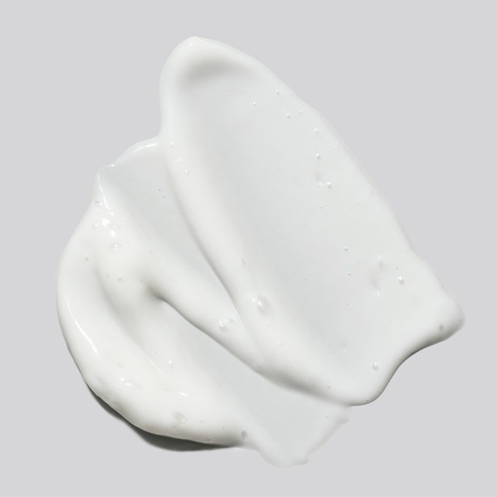 Babor DOC Soothing Cream Cleanser 150 ml lugnande ansiktsrengöring visar en fyllig krämig vit textur i ett prov