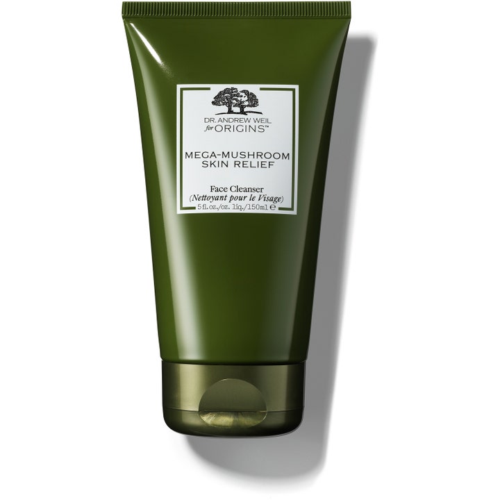 Origins Mega-Mushroom Skin Relief 150 ml lugnande svamp ansiktsrengöring i en mörkgrön tub med vit etikett
