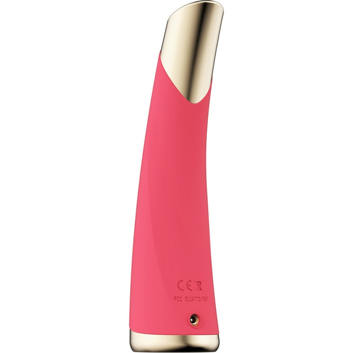 FAQ Swiss FAQ 102 LED-Pulse Facial Device Pink Ruby 1 st hudvårdsapparat i rosa silikon med lyxiga gulddetaljer.