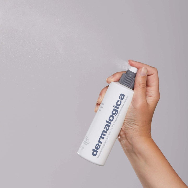 Dermalogica Multi-Active Toner Duo återfuktande ansiktsvatten i vit sprayflaska som ger en fin fuktgivande mist
