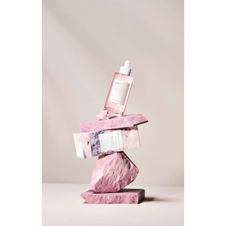 SKIN1004 Madagascar Centella Poremizing Fresh Ampoule 100 ml porminimerande serum balanserat på rosa saltstenar