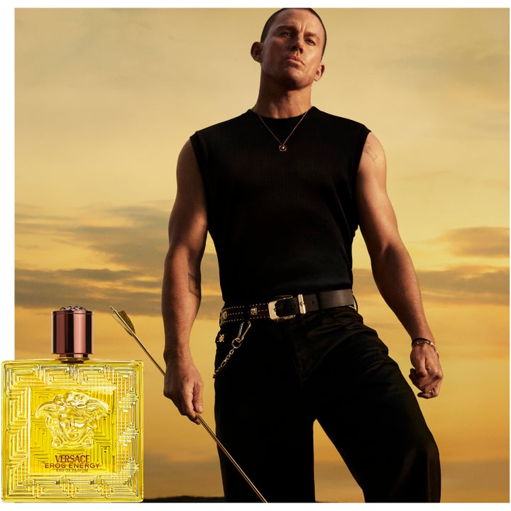 Versace Eros Energy After Shave Balm 100 ml i kampanjbild med maskulin parfym och man i solnedgång