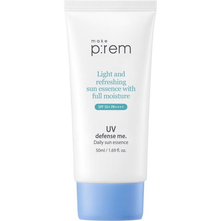 Make p:rem UV Defense Me. Daily Sun Essence 50ml återfuktande solskydd i vit tub med blått lock