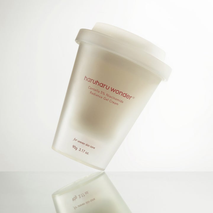 haruharu wonder Centella 5% Niacinamide Radiance Gel Cream 90 g lystergivande gelkräm i frostad muggformad förpackning