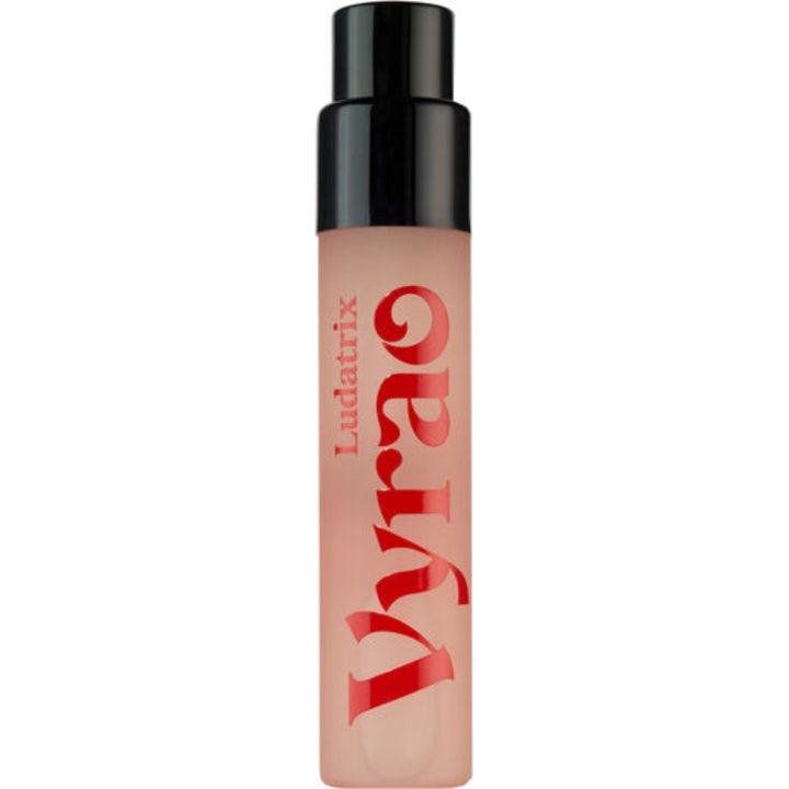 Vyrao Ludatrix Eau De Parfum 10 ml parfym i smal flaska av frostat glas med röd text och svart kork