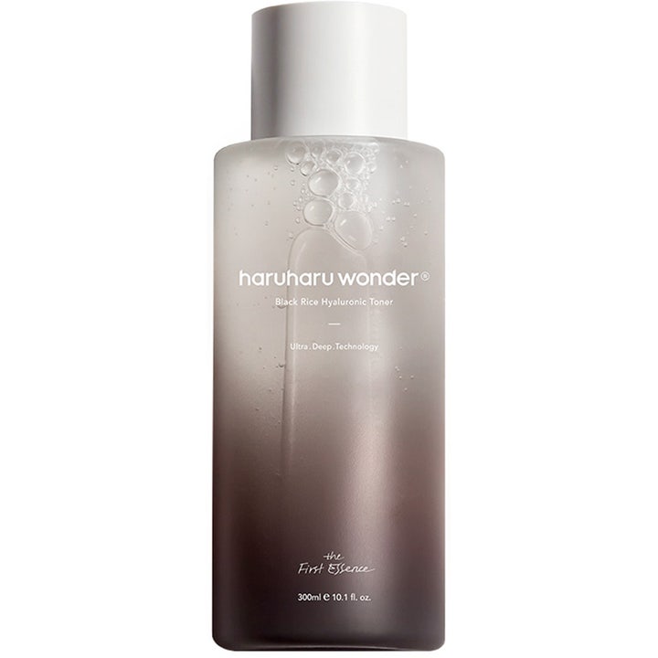 haruharu wonder Black Rice Hyaluronic Toner 300 ml återfuktande ansiktsvatten i bruntonad flaska med vitt lock