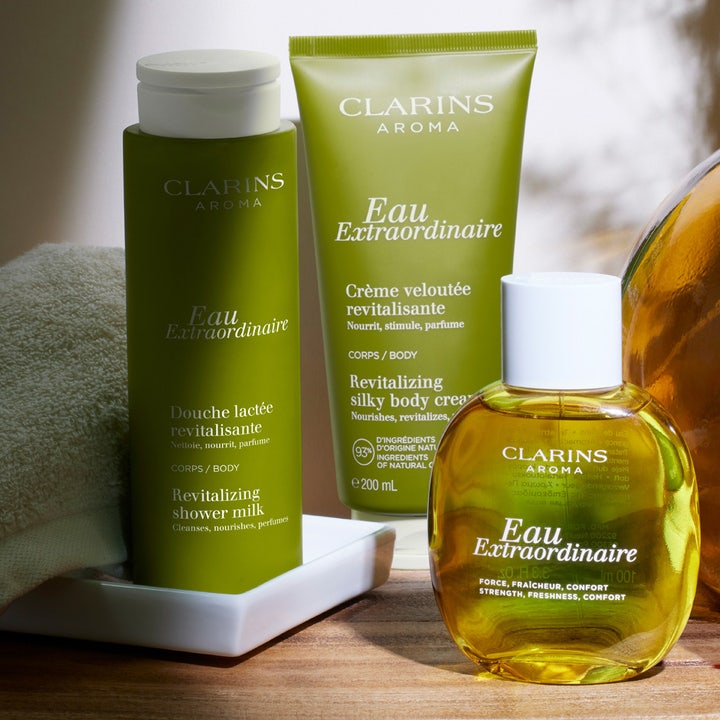 Clarins Eau Extraordinaire Shower Milk 200 ml närande Clarins duschkräm för torr hud vinter i grön flaska.