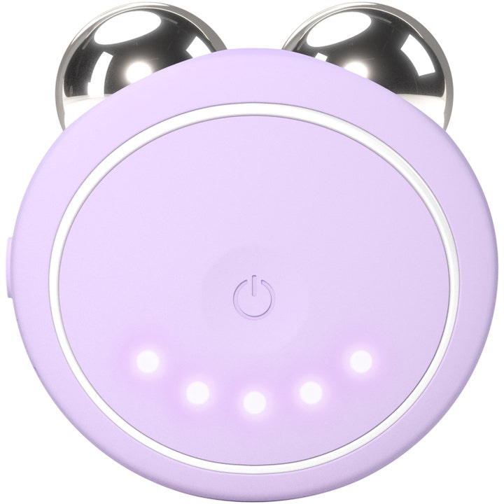 FOREO BEAR 2 go Lavender 1 st ger ansiktslyft rund lila mikroströmsenhet med silvriga metallkulor och LED-lampor