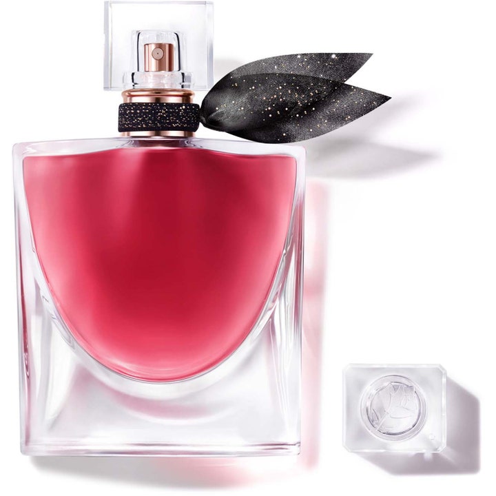 Lancôme La Vie Est Belle L'Elixir 50 ml parfym i elegant glasflaska med rosa vätska och svart glittrande rosett