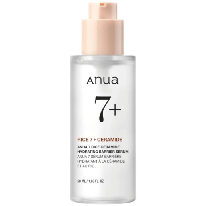 Anua Rice 7 + Ceramide Hydrating Barrier Serum 50 ml stärker hudbarriären i en genomskinlig flaska med beige pump
