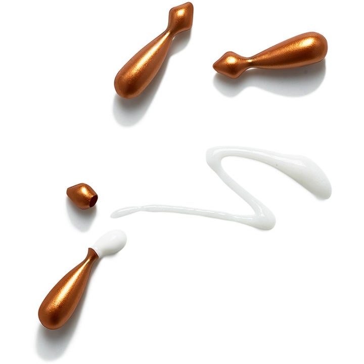 Exuviance Vitamin C Serum Capsules 60 st ger lyster med krämig textur från bronsfärgade kapslar.