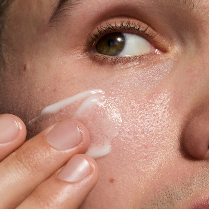 The INKEY List Omega Water Cream 50 ml fuktgivande vattenkräm i tub med vit krämig textur