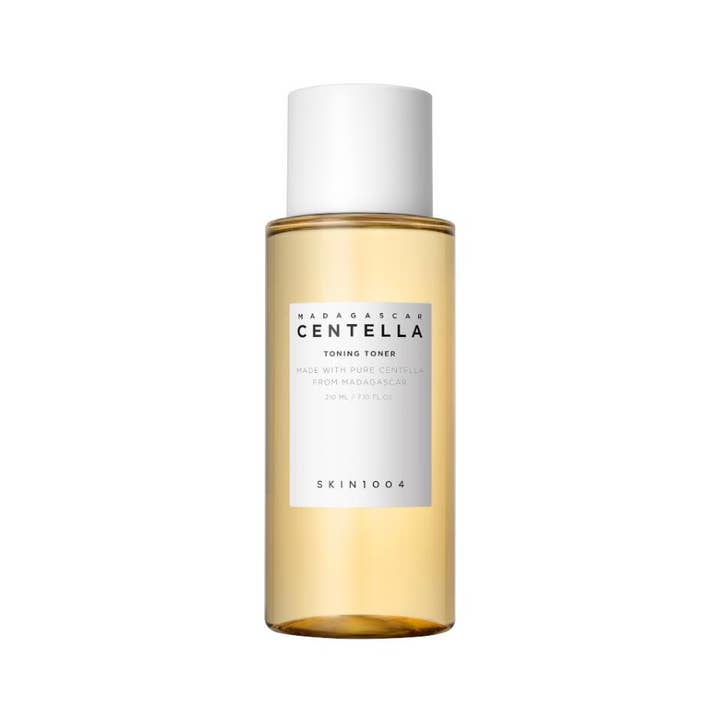 SKIN1004 Madagascar Centella Toning Toner 210 ml lugnande ansiktstoner med gyllene vätska och vit kork