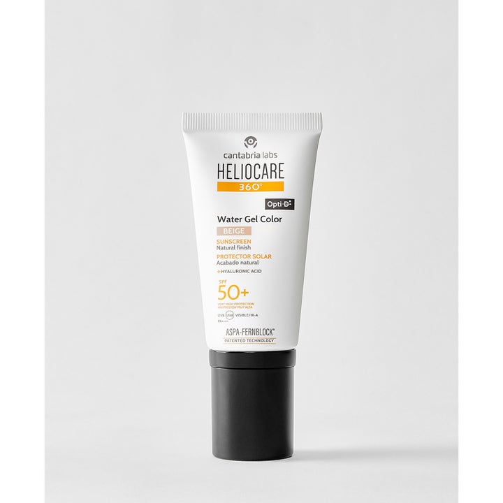 Heliocare Water Gel Color Beige 50 ml återfuktande solkräm för ansiktet i vit tub med svart skruvlock och SPF 50