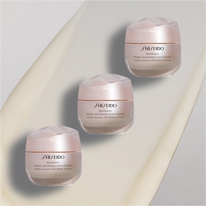 Shiseido Benefiance Wrinkle Smoothing Day Cream 50 ml anti-rynk dagkräm i tre pärlemorskimrande glasburkar