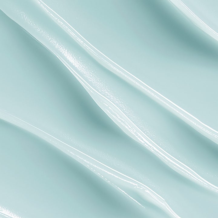 Biotherm Force Supreme Body Reshaper 125 ml formande gel med en glansig ljusblå krämig textur.