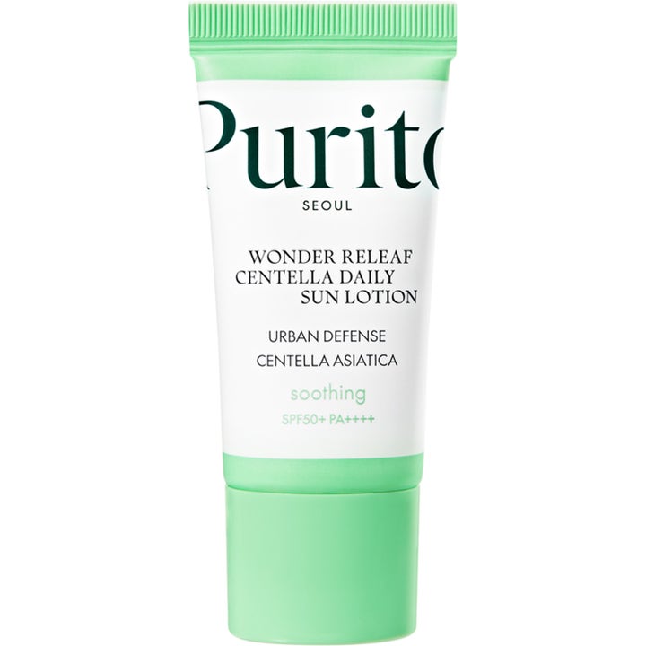 Purito Seoul Wonder Releaf Centella Daily Sun Lotion dagligt solskydd ansikte spf 50 i vit tub med ljusgröna detaljer