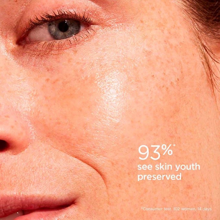 Clarins Invisible Sun Care Stick SPF50 17 g ger lyster på fräknig hy och bevarar hudens ungdomlighet.