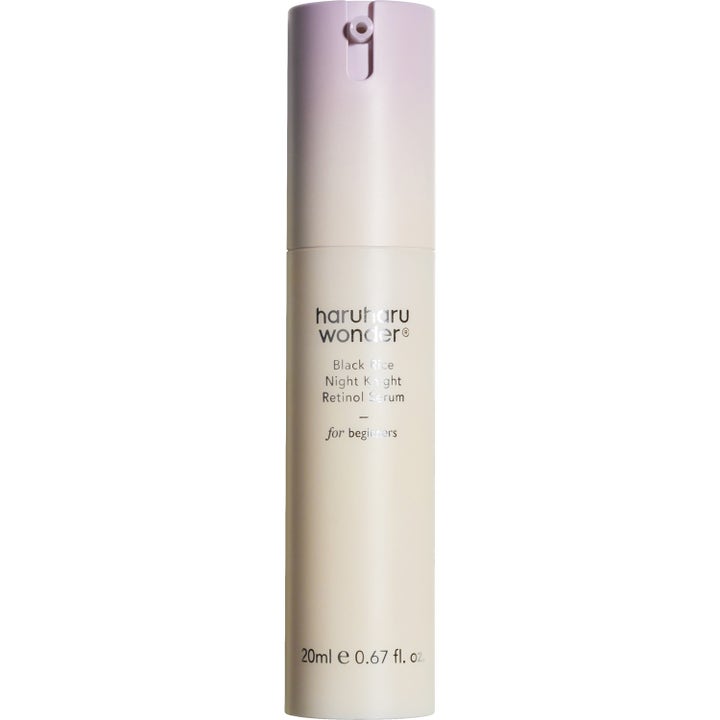 Haruharu Wonder Black Rice Night Knight Retinol Serum 20ml motverkar linjer i en beige pumpflaska med lila topp.