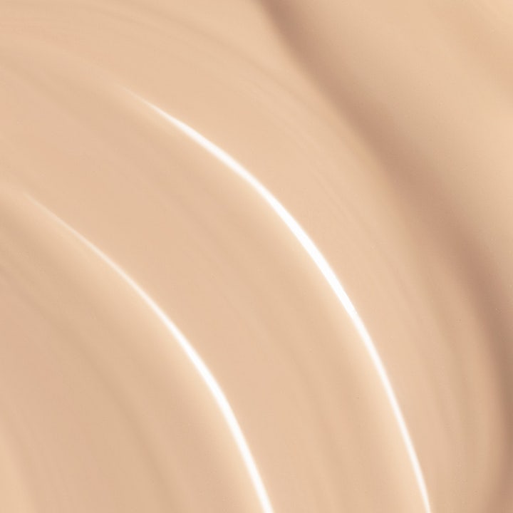 Invisible Illumination Vegan Collagen Serum in Foundation