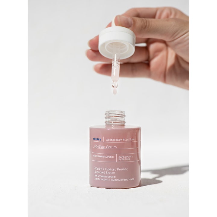 KORRES Apothecary Wild Rose 30 ml högkoncentrerat vitamin c serum i rosa flaska med pipett som droppar