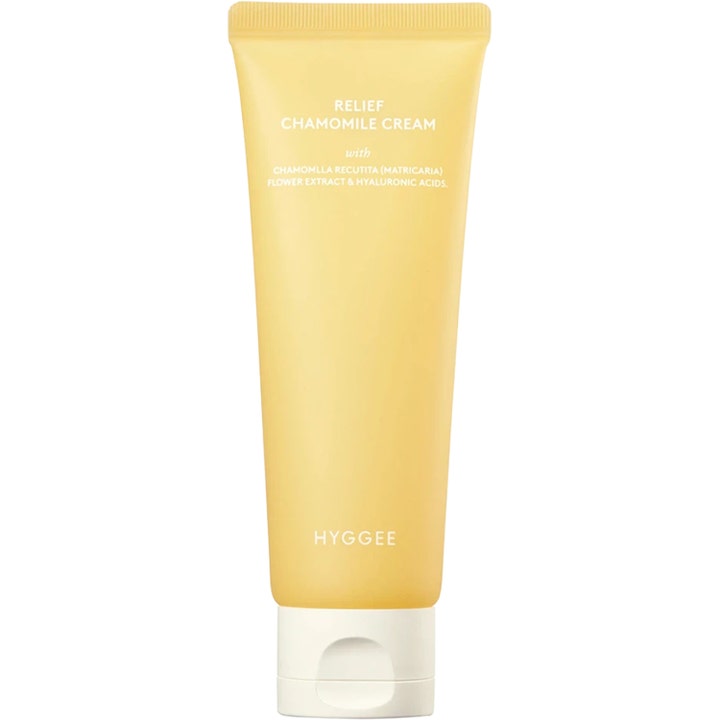 Hyggee Relief Chamomile Cream 80 ml lugnande ansiktskräm i en solgul tub med vitt lock som ger fukt.
