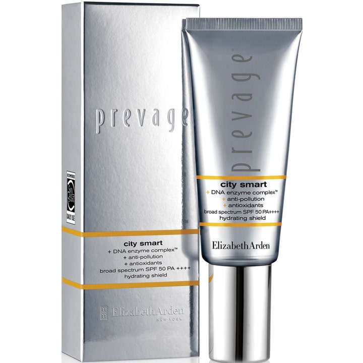 Elizabeth Arden Prevage City Smart SPF 50 solkräm ansikte är en återfuktande dagkräm i silverfärgad tub och ytterbox.