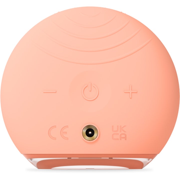 FOREO LUNA 4 go Peach Perfect 1 st ansiktsrengöring apparat silikon visar baksida med knappar och laddningsport