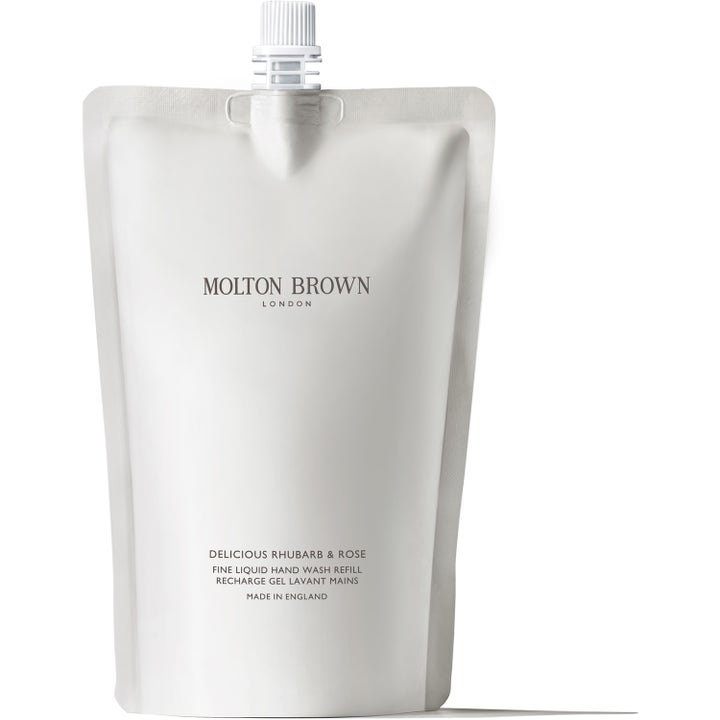 Molton Brown Delicious Rhubarb & Rose 400 ml handtvål refill lyx ger en doft av rabarberros i mjuk vit plastpåse.
