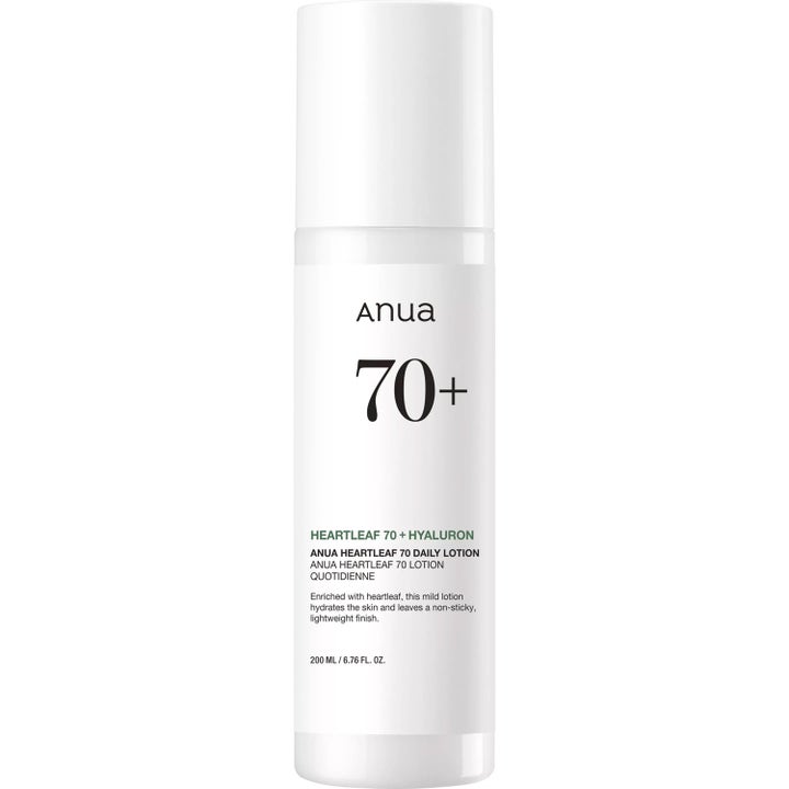 Anua Heartleaf 70 Daily Lotion 200 ml återfuktande ansiktslotion i en minimalistisk vit flaska med vitt lock