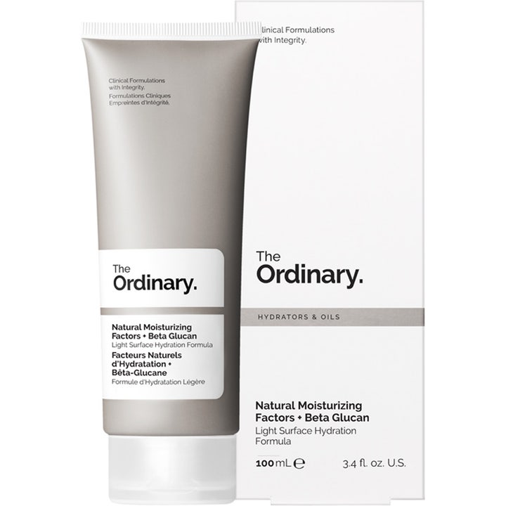 The Ordinary Natural Moisturizing Factors + Beta Glucan 100 ml återfuktande dagkräm i grå tub med vit ask
