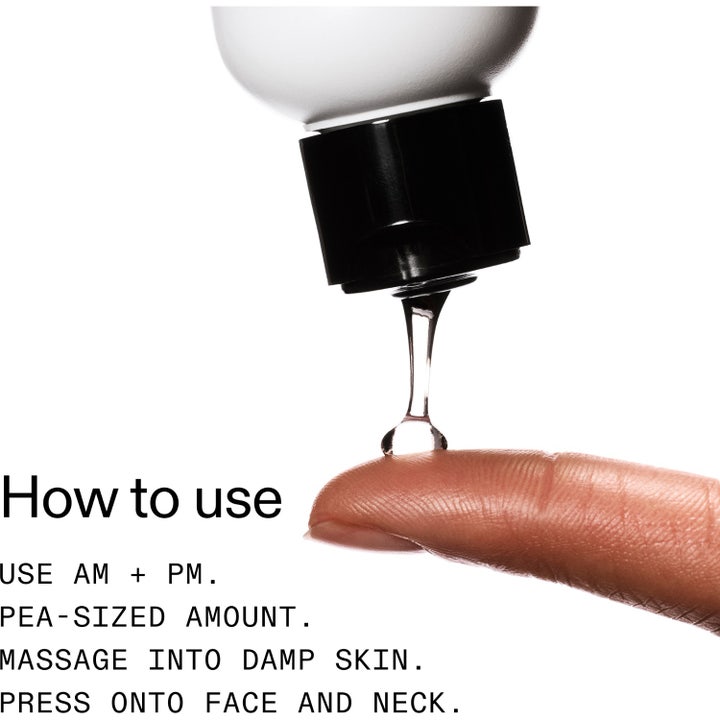 The INKEY List Hyaluronic Acid Serum 30 ml fuktboostande ansiktsserum som droppar klar formula på ett finger.