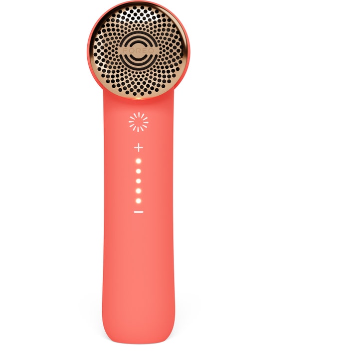 FOREO PEACH 2 go Peach 1 st IPL för permanent hårborttagning i persikorosa färg med eleganta guldiga detaljer.