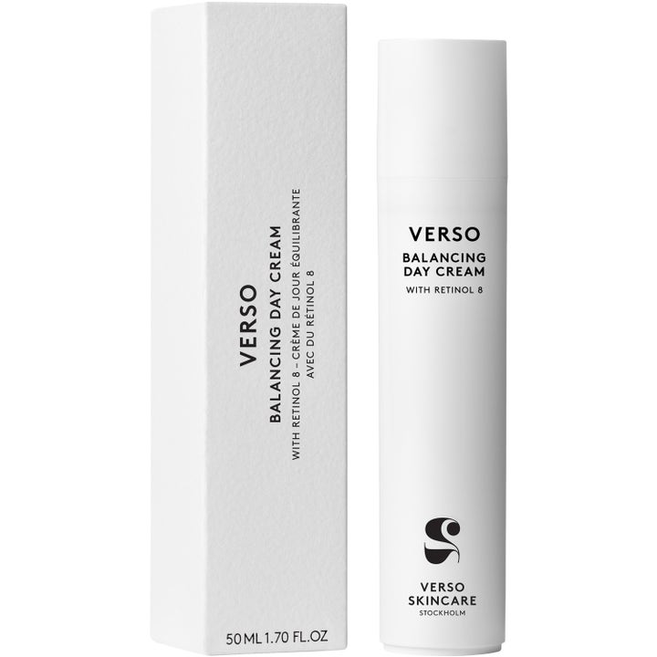 Verso Balancing Day Cream 50 ml återfuktande dagkräm med retinol 8 i vit pumpflaska och ytterförpackning.