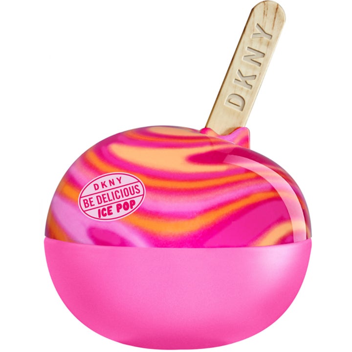 DKNY Ice Pop Very Cherry Eau de Parfum 50 ml parfym i rund rosa flaska med mönstrat lock och glasspinne i trä