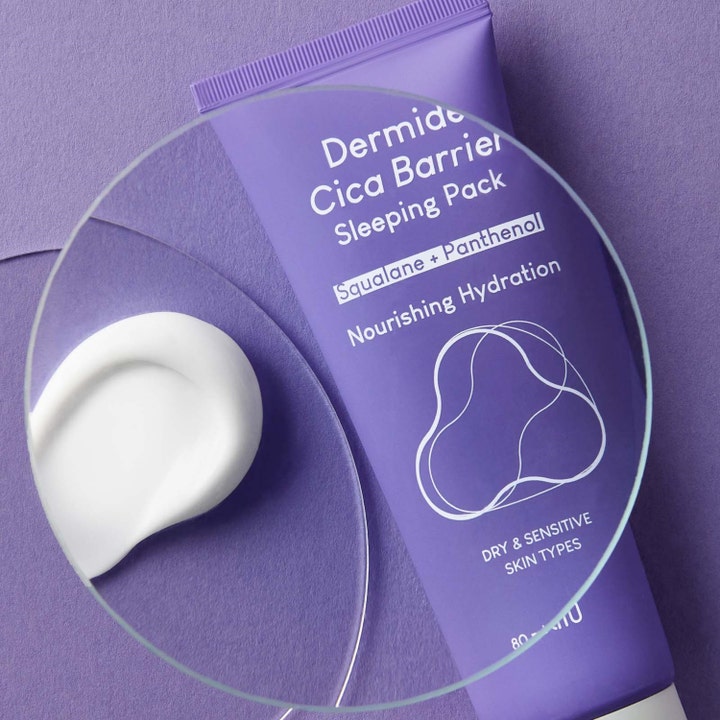 Purito Dermide Cica Barrier Sleeping Pack 80 ml sovmask ger djup återfuktning med vit krämig textur vid lila tub.