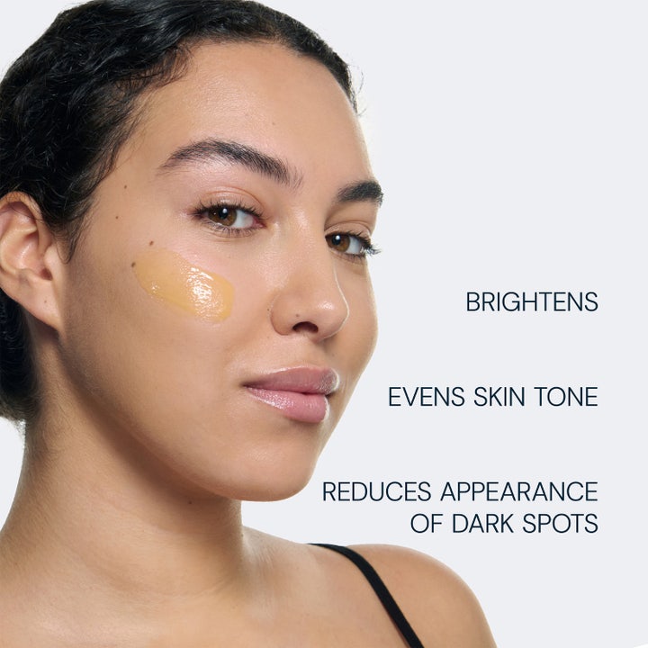 Elemis Dynamic Resurfacing Super-C Serum 30 ml anti-age serum för glöd på kind som ljusar upp och jämnar ut hudtonen.