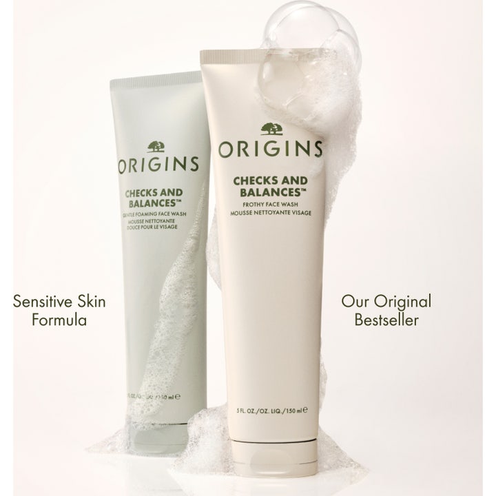 Origins Checks and Balances 150 ml ansiktsrengöring med löddrande skum och texten Sensitive Skin Formula