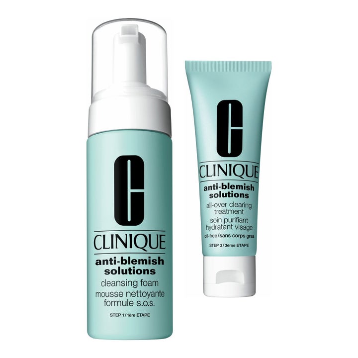Clinique Anti-Blemish Solutions duo mot orenheter med rengöringsskum i pumpflaska och kräm i mintgrön tub