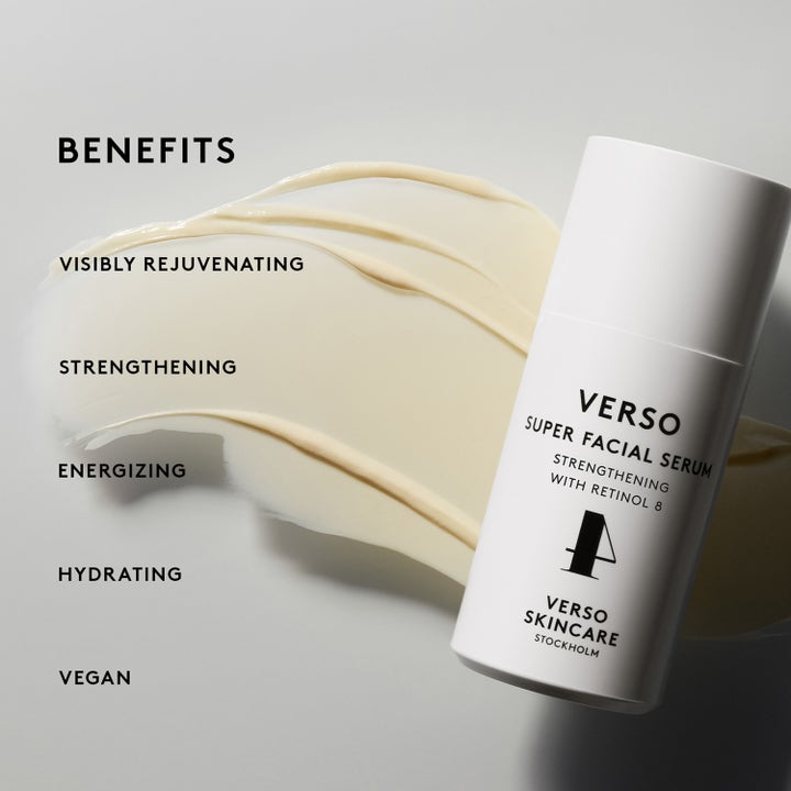 Verso N°4 Super Facial Serum 30 ml stärkande retinolserum visas med krämig textur och texten Vegan