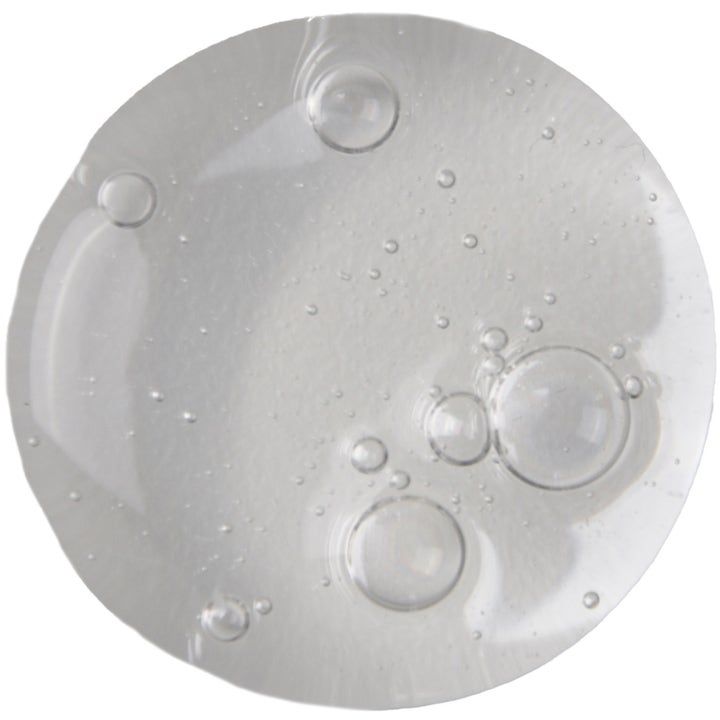 Verso N°1 Deep Cleanse 150 ml ansiktsrengöring med salicylsyra visar en klar gelkonsistens med luftbubblor.