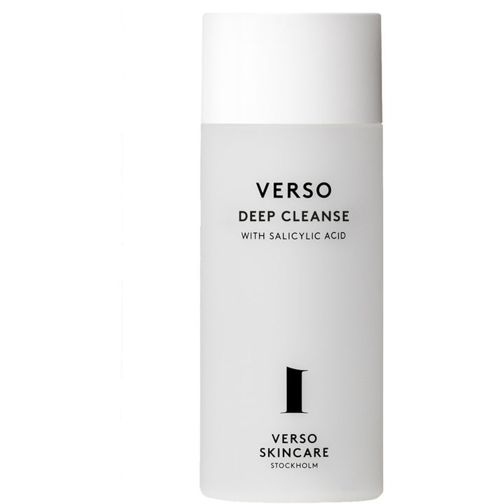 Verso Deep Cleanse 150 ml djuprengörande ansiktsrengöring med salicylsyra i en frostad vit flaska med vitt lock