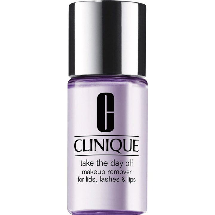Clinique Take The Day Off Makeup Remover allergivänlig sminkborttagning ögon med lila vätska i flaska med silverlock