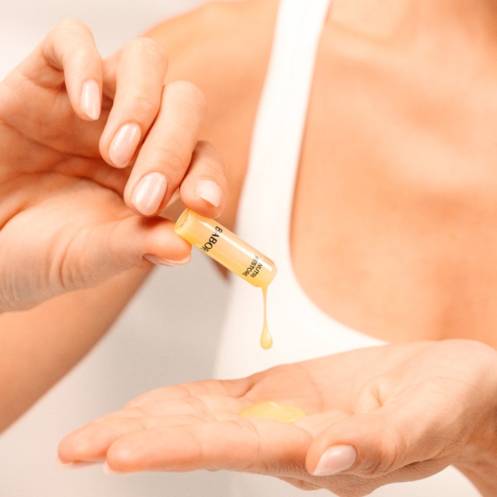 Babor Nutri Restore Ampoule 14 ml nutriampull som stärker din hudbarriär i en liten glasampull med gult serum