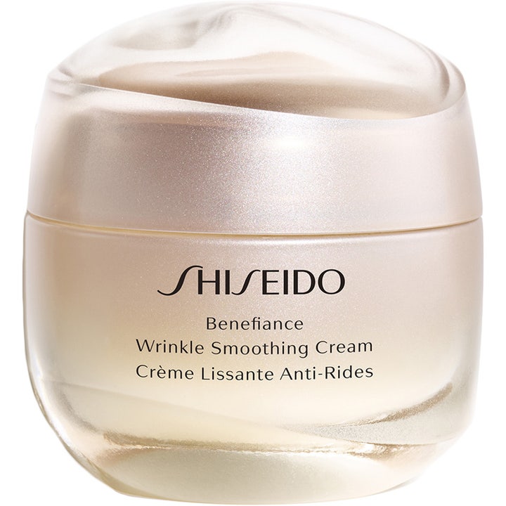 Shiseido Benefiance Wrinkle Smoothing Cream 50ml rynkreducerande antiage kräm i pärlemorskimrande burk med vågformat lock.