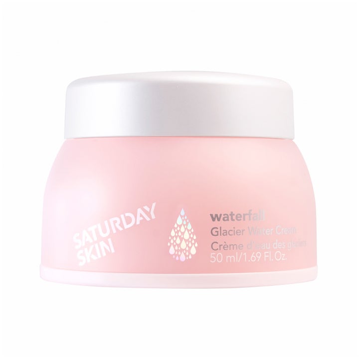Saturday Skin Waterfall Glacier Water Cream 50 ml återfuktande ansiktskräm i ljusrosa burk med vitt lock och vattendroppe